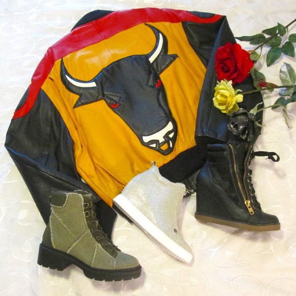 MICHAEL HOBAN Jackets & Blazers - MICHAEL HOBAN GENUINE LEATHER RARE BOMBER BULL JACKET